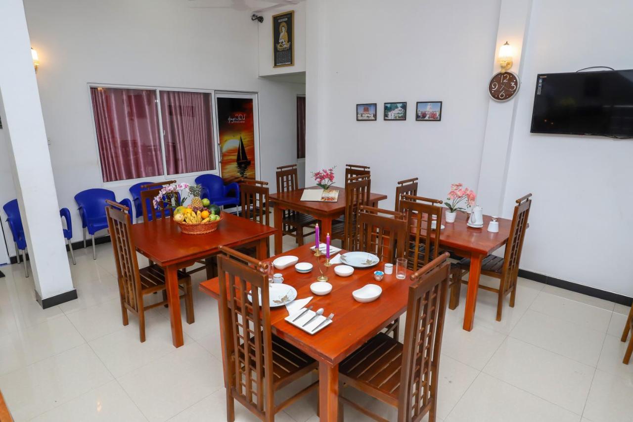 Delight Reich Hotel Peradeniya Exteriér fotografie